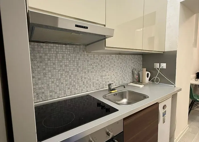 Cozy In The Center *